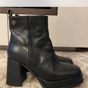 Elegant Black Heeled Boots